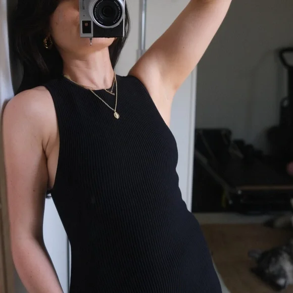 Aritzia Babaton contour dress - Picture 2 of 3